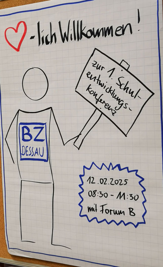 Handgezeichnetes Plakat mit Strichfigur, Herz und Text zur Schulevent-Einladung, blaue Umrandung.